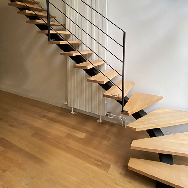 Escalier quart tournant à limon central