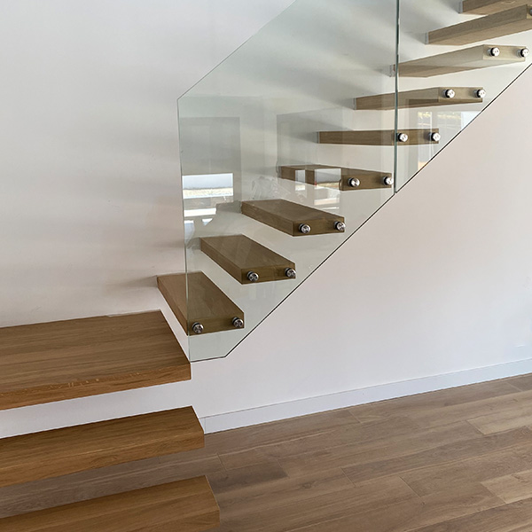 Escalier suspendu