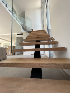 Escalier limon central à Nice : guide et conseils pour un choix optimal